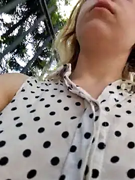 Public Katrisha online show from November 2025 01:45:02 PM