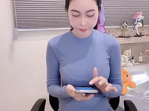 Zozo qq online show from October 2025 11:47:01 AM