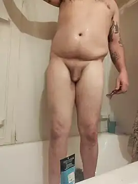 Snapshot of dncroys88 chatting on December 2024 02:33:01 PM dncroys88 online show from December 2024 02:33:01 PM