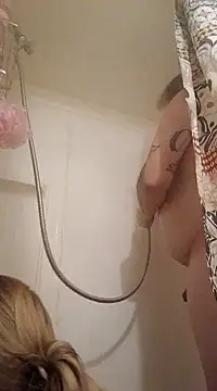 Snapshot of dncroys88 chatting on December 2024 08:25:02 PM dncroys88 online show from December 2024 08:25:02 PM