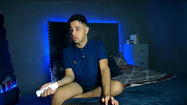 Snapshot of beautiful_james chatting on December 2025 10:49:02 PM beautiful james online show from December 2025 10:49:02 PM