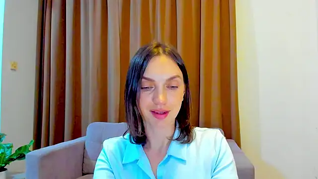 Snapshot of LovelyeeMia chatting on October 2025 10:48:01 AM LovelyeeMia online show from October 2025 10:48:01 AM