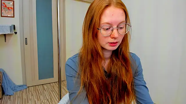 Snapshot of Fire_Luna chatting on October 2025 06:43:01 AM Fire Luna online show from October 2025 06:43:01 AM