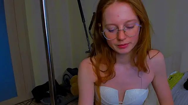 Fire Luna online show from February 2026 06:22:01 AM