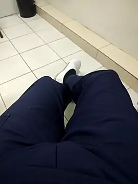 gatmoreno1 online show from September 2025 04:23:01 PM