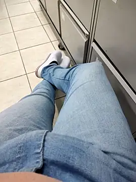 Snapshot of gatmoreno1 chatting on October 2025 02:37:01 PM gatmoreno1 online show from October 2025 02:37:01 PM