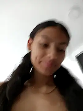 Snapshot of vanyacam_ chatting on February 2025 01:44:01 PM vanyacam online show from February 2025 01:44:01 PM