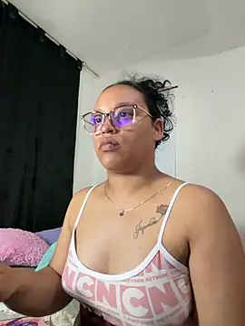 Snapshot of angela_angels_ chatting on June 2026 03:43:02 AM angela angels online show from June 2026 03:43:02 AM