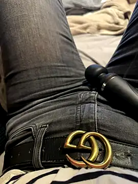 Snapshot of Ana-05 chatting on October 2025 07:16:01 PM Ana-05 online show from October 2025 07:16:01 PM