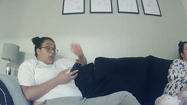 vanilla chocolate23 online show from September 2025 06:07:01 PM