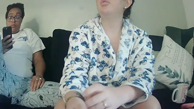 vanilla chocolate23 online show from September 2025 07:32:01 AM