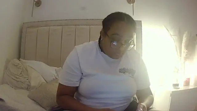 vanilla chocolate23 online show from October 2025 07:12:02 PM