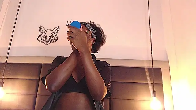 candy lovee69 online show from December 2025 01:07:01 PM