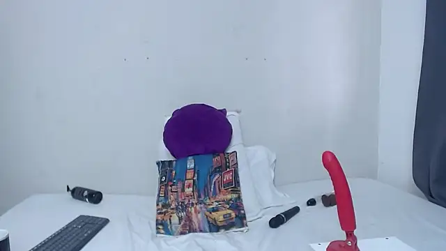 Nicol Love0 online show from March 2025 02:10:01 PM