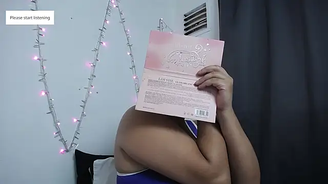 Nicol Love0 online show from October 2025 12:17:02 PM