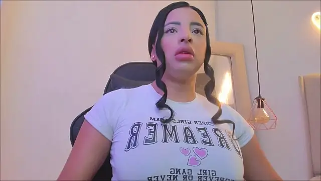 Zoeth Ruiz online show from October 2025 12:50:02 PM