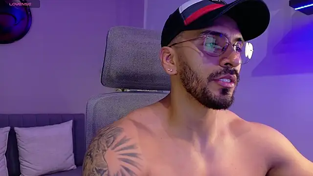 Snapshot of tony_muscle chatting on July 2026 08:11:01 PM tony muscle online show from July 2026 08:11:01 PM