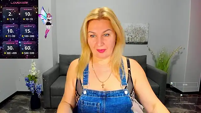 Lili Crossi online show from October 2025 06:59:01 AM