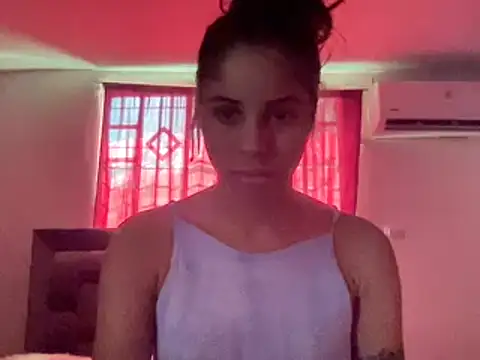 Snapshot of Susandolls chatting on January 2025 03:36:02 PM Susandolls online show from January 2025 03:36:02 PM