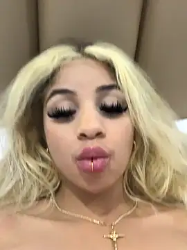 Snapshot of Susandolls chatting on October 2025 08:55:02 AM Susandolls online show from October 2025 08:55:02 AM