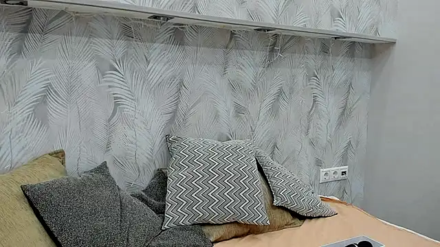 Miss you kiss online show from December 2024 08:23:02 AM