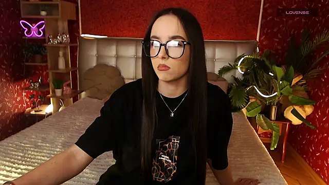 AuroraAksnesss online show from February 2025 06:48:01 PM