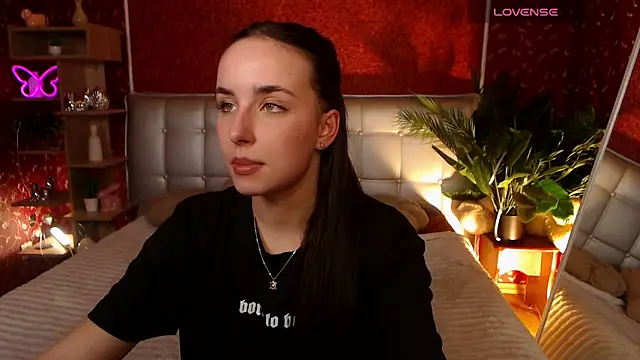 AuroraAksnesss online show from March 2025 05:35:02 PM