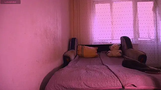 Snapshot of Chloe_strip chatting on September 2025 04:56:01 AM Chloe strip online show from September 2025 04:56:01 AM