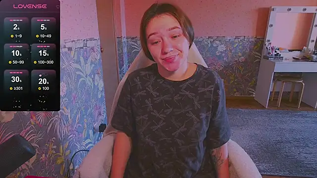 Snapshot of Chloe_strip chatting on September 2025 02:27:02 AM Chloe strip online show from September 2025 02:27:02 AM