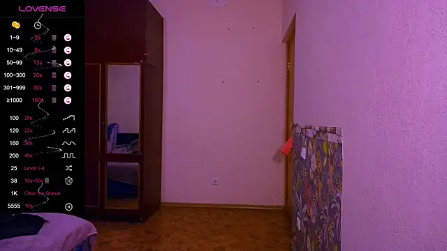 Snapshot of Chloe_strip chatting on October 2025 04:42:01 PM Chloe strip online show from October 2025 04:42:01 PM