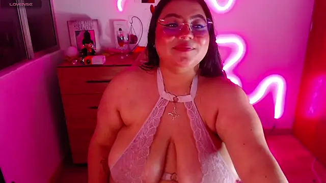 Snapshot of Rebeca_charme21 chatting on December 2024 09:22:02 AM Rebeca charme21 online show from December 2024 09:22:02 AM