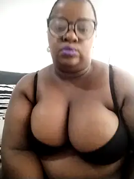 Snapshot of HotBootyBabe90 chatting on February 2026 05:03:02 AM HotBootyBabe90 online show from February 2026 05:03:02 AM