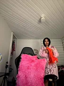 Anily Lovely online show from December 2025 12:31:02 AM