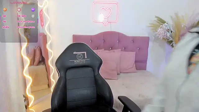 kendra tay online show from November 2025 03:09:02 AM