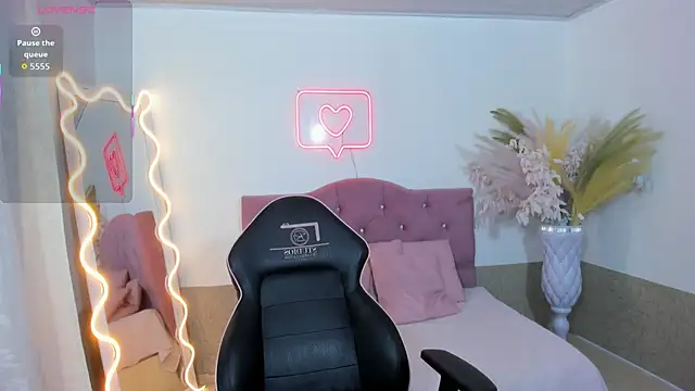 kendra tay online show from December 2025 03:13:01 AM