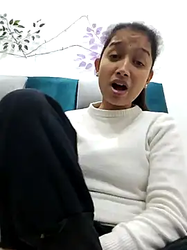 Snapshot of Aleena_Rai chatting on December 2024 07:11:01 PM Aleena Rai online show from December 2024 07:11:01 PM