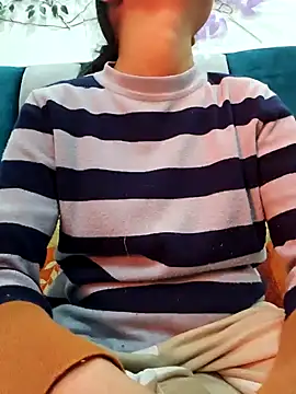 Snapshot of Aleena_Rai chatting on January 2025 06:19:02 PM Aleena Rai online show from January 2025 06:19:02 PM