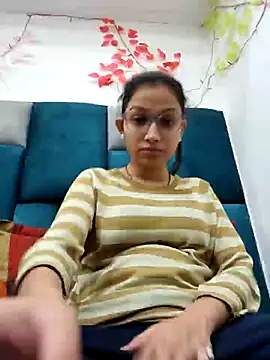 Snapshot of Aleena_Rai chatting on February 2025 06:13:02 PM Aleena Rai online show from February 2025 06:13:02 PM