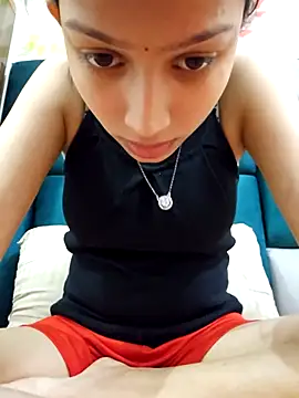 Snapshot of Aleena_Rai chatting on March 2025 06:18:01 PM Aleena Rai online show from March 2025 06:18:01 PM