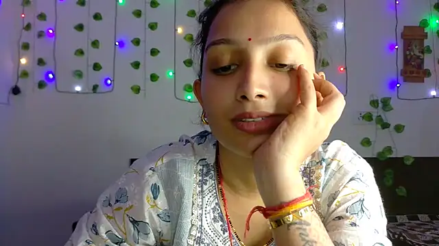 Snapshot of Aleena_Rai chatting on October 2025 07:58:01 PM Aleena Rai online show from October 2025 07:58:01 PM