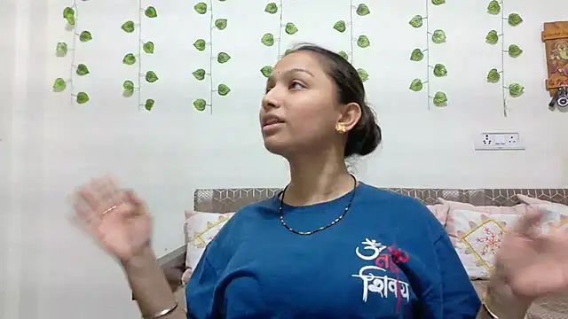 Snapshot of Aleena_Rai chatting on November 2025 07:49:02 PM Aleena Rai online show from November 2025 07:49:02 PM