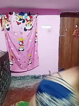 Snapshot of Cute-Simmi chatting on December 2024 02:11:02 PM Cute-Simmi online show from December 2024 02:11:02 PM