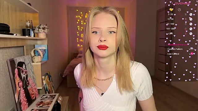 lisa barbie online show from December 2025 03:17:02 PM