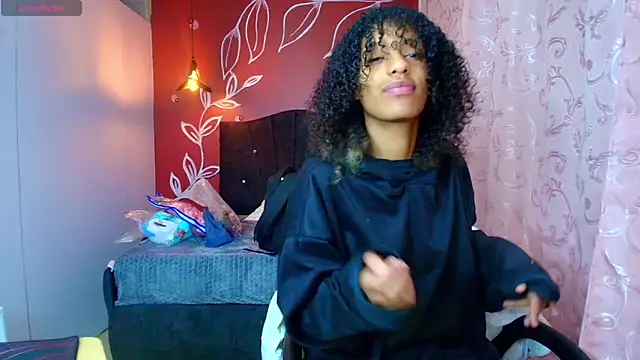 Zia Green online show from March 2025 12:09:01 PM