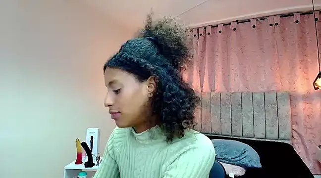 Zia Green online show from March 2025 08:18:02 AM