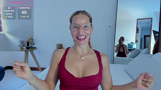 Snapshot of AvaCollinss chatting on October 2025 06:52:01 PM AvaCollinss online show from October 2025 06:52:01 PM