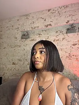 Snapshot of pamela_west chatting on April 2026 07:41:01 PM pamela west online show from April 2026 07:41:01 PM
