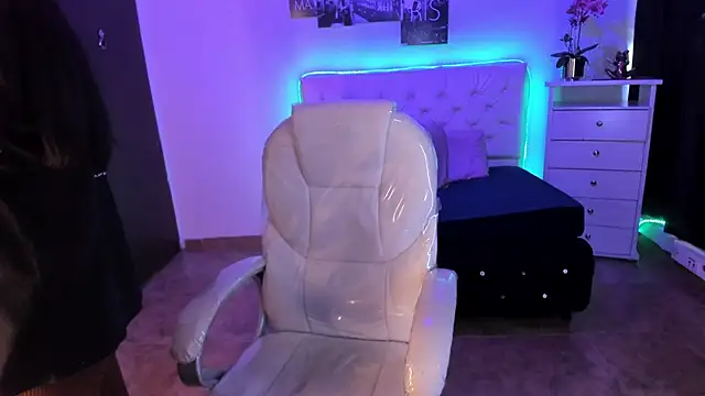 Amy Kiitty  online show from November 2025 12:49:02 PM