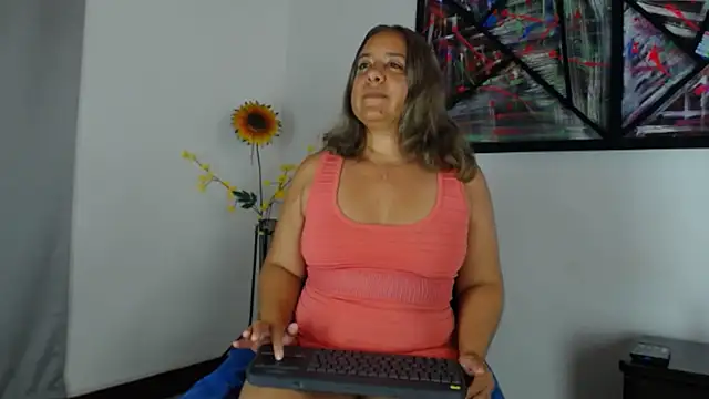 Iivana 19 online show from March 2025 08:32:02 PM