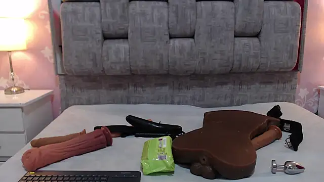 KarinaSimonz online show from February 2025 07:27:02 PM